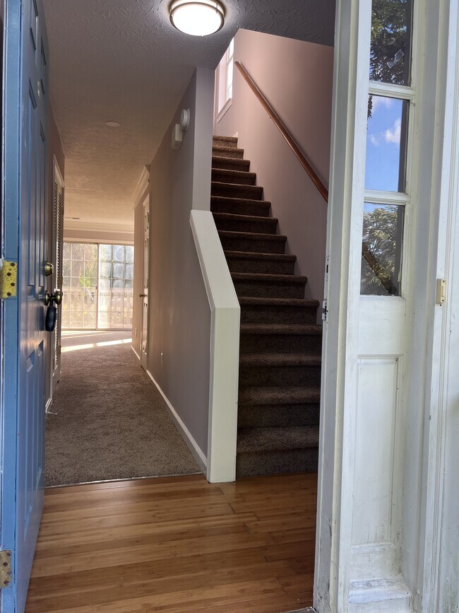 Building Photo - 3179 Kingswood Glen