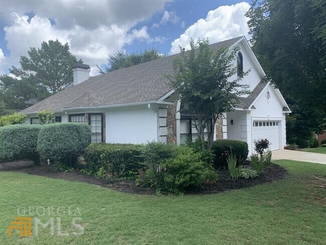 Building Photo - 325 Medridge Dr