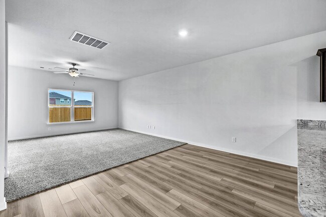 Building Photo - 512 A D Crain St
