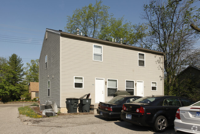 Building Photo - Alton Burcham Town Homes