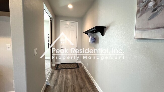 Foto del edificio - Very Nice 3bd/2ba Elk Grove Home with Bonu...