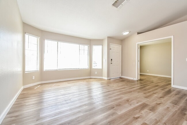 Building Photo - 8073 Boardwalk Way