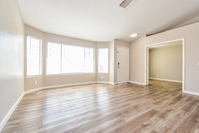 Foto del edificio - 8073 Boardwalk Way