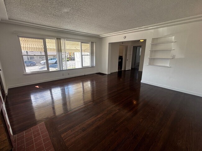 Foto del edificio - 3689 Moultrie Ave