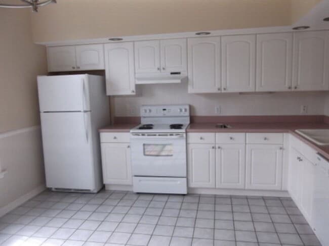 Building Photo - 162 Barrington Dr