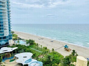 Building Photo - 17375 Collins Ave