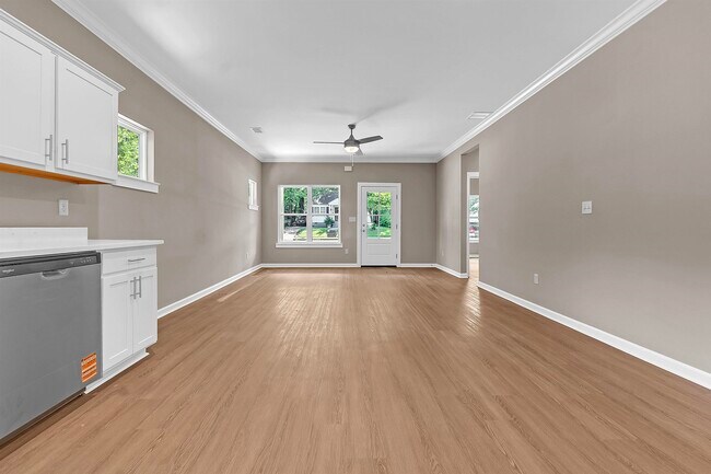 Foto del edificio - 557 Lundee St