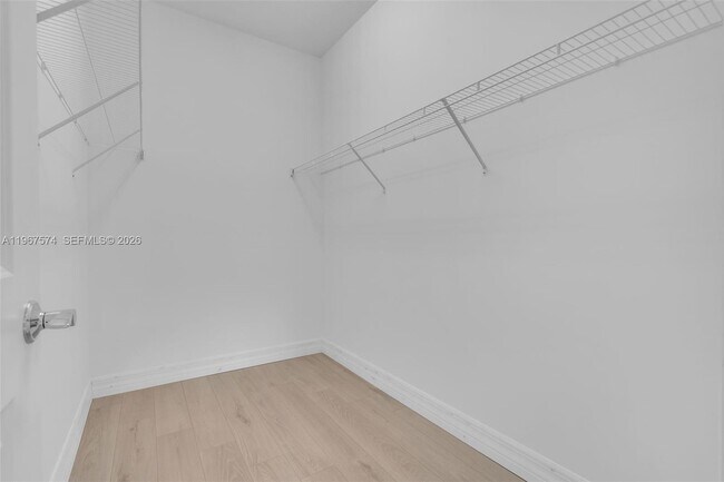 Foto del edificio - Evergreen Terrace, Hollywood, FL 33021 - 3 BR 2.5 BA townhouse