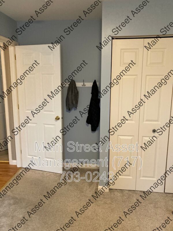 Building Photo - 133 Treeline Dr