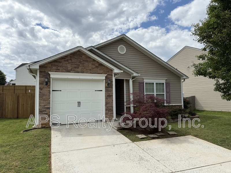 Foto principal - 928 Bitting Hall Cir