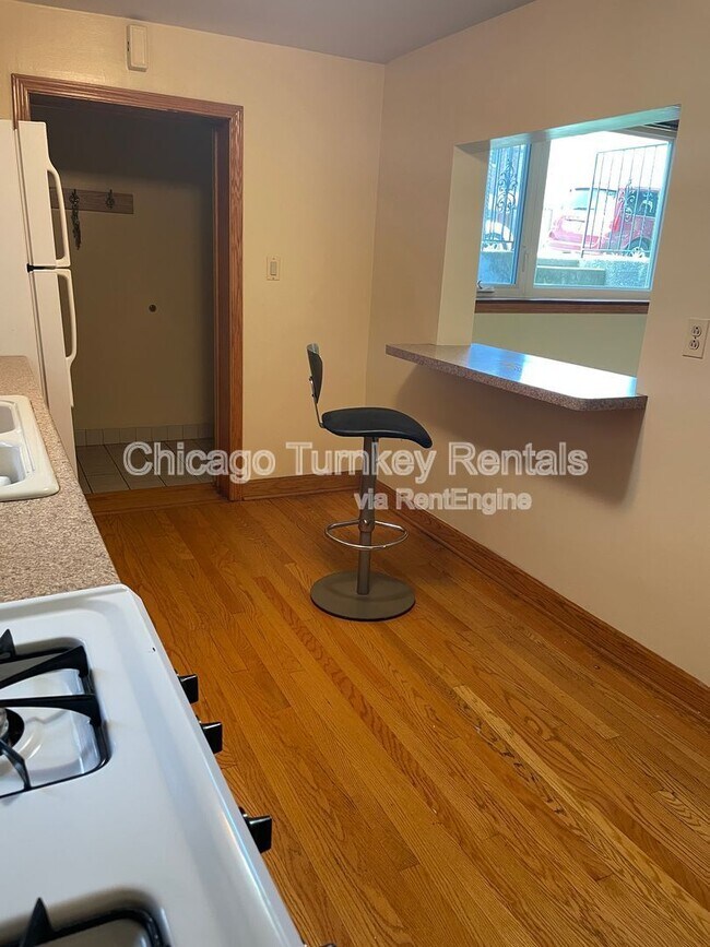Foto del edificio - 1243 W 31st St