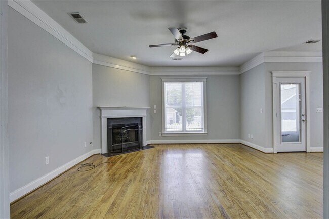 Building Photo - 205 Hydrangea Street, Summerville, SC 2948...