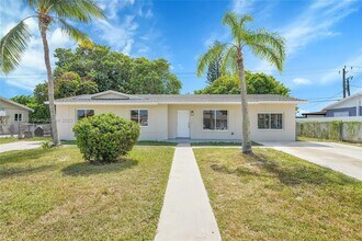 Building Photo - 14312 SW 110th Ave