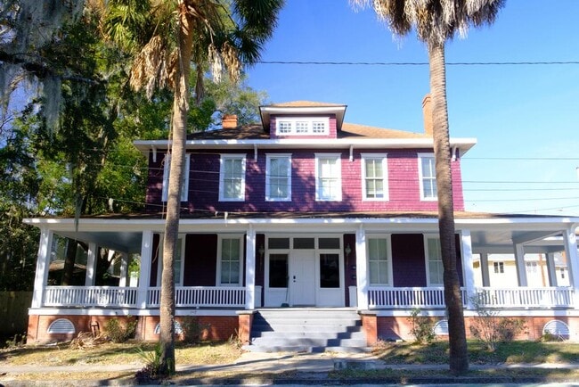 Building Photo - 2115 Lincoln St