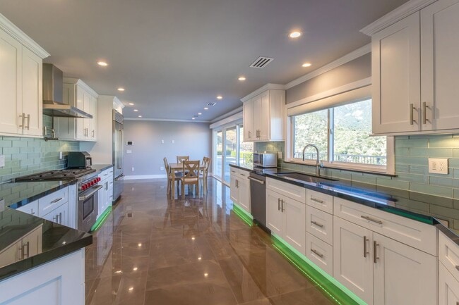 Building Photo - 481 Starlight Crest Dr