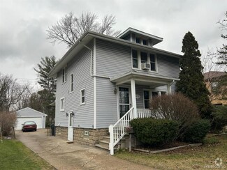 Building Photo - 613 E Lincoln Ave