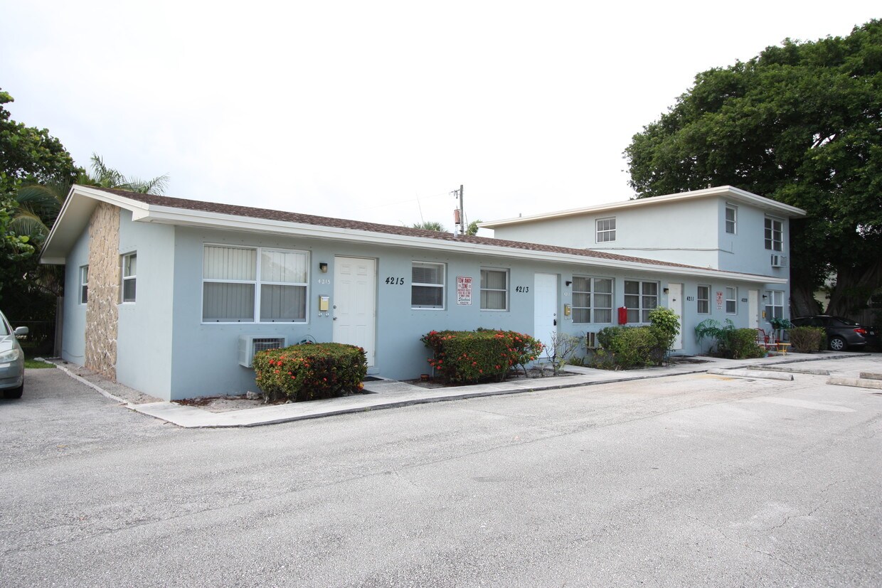 Foto principal - 4207 S Olive Ave