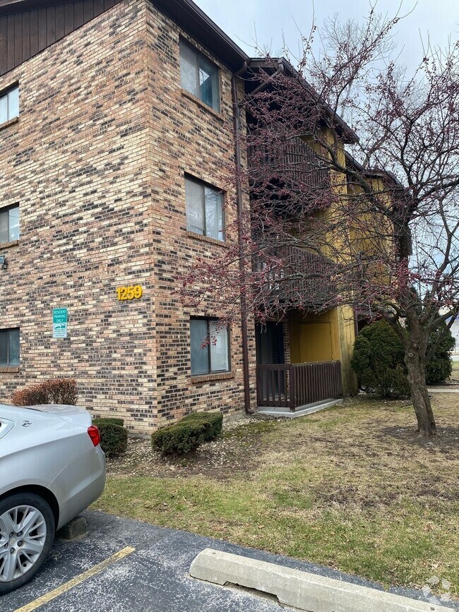 Gold Coast Manor Apartments under 1,500 Calumet City, IL 1 Rentals