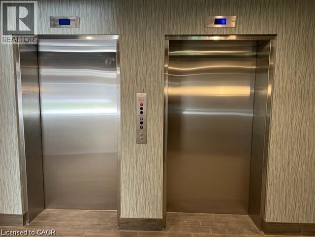 Building Photo - 450 Dundas St E