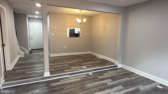 Building Photo - 20117 Laurel Hill Way