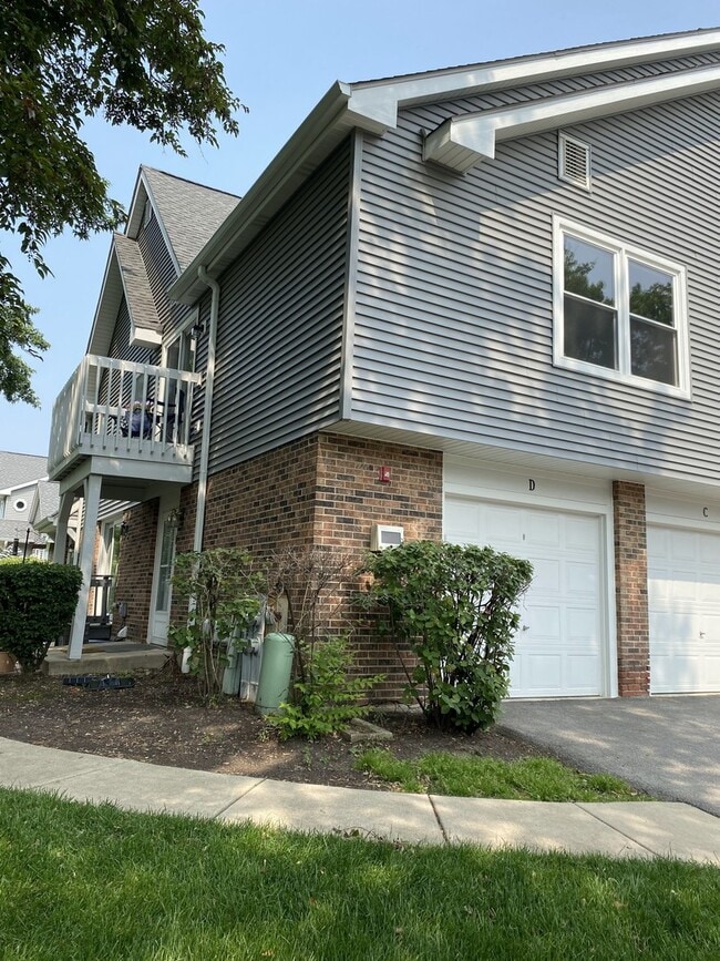 Building Photo - 2743 Wayfaring Ln