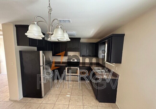 Building Photo - 2120 Taxco Ct