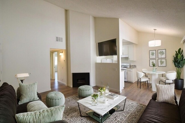 Foto del edificio - 17122 Chatsworth St