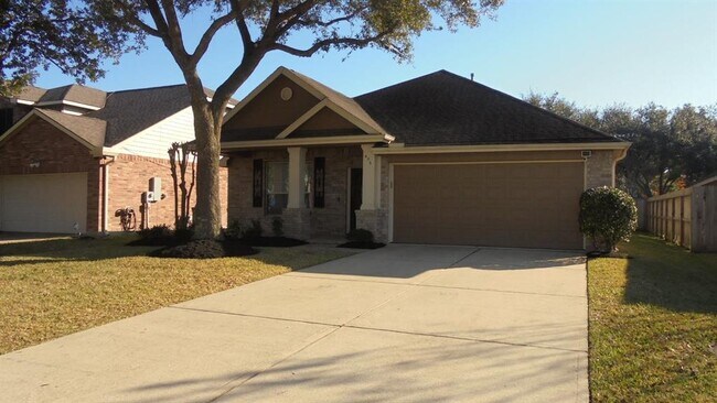Building Photo - 403 Livingstone Ln
