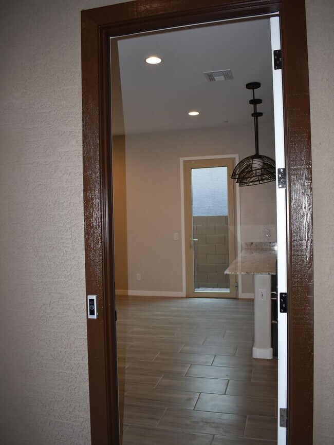 Foto del edificio - 1 Bedroom 1 Bathroom - New Built Single St...