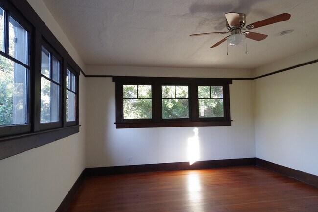 Building Photo - 310 Mount Washington Dr
