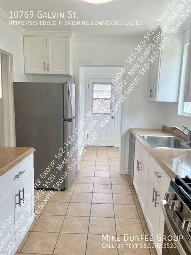 Building Photo - Culver City Quiet and Cozy 2 Bedroom Home