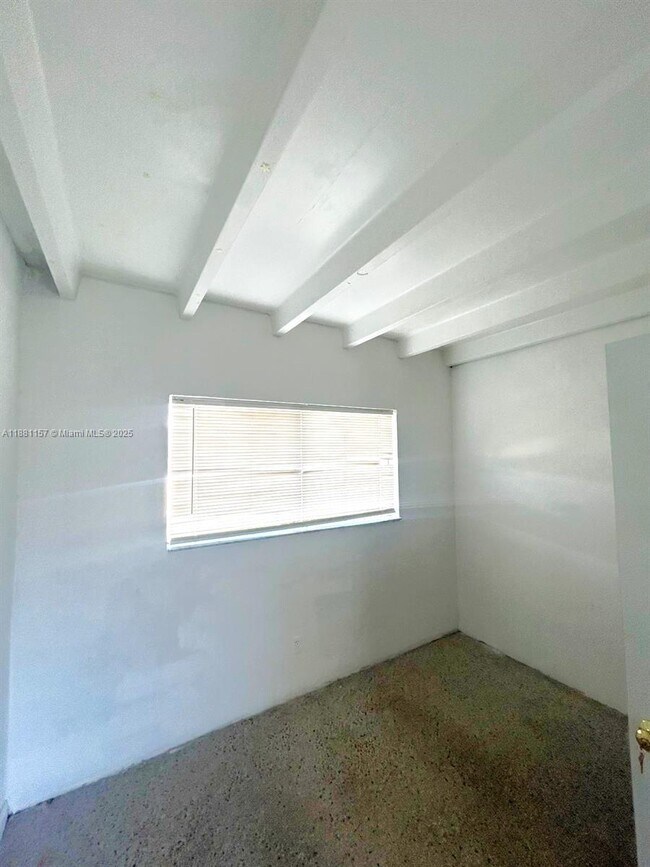 Foto del edificio - 845 SW 6th St
