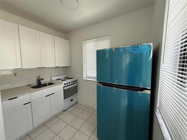 Foto del edificio - 1037 SW 4th St