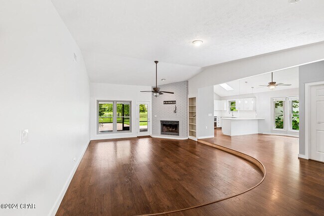 Building Photo - 362 Wahoo Rd