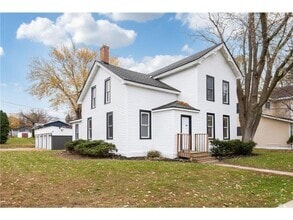 Building Photo - 438 3rd Ave W