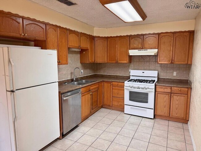 Foto del edificio - 1612 Phoenix Dr