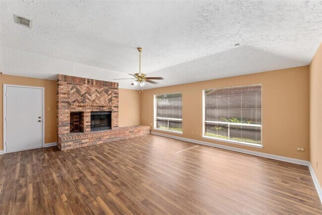Foto del edificio - 2822 Wood Hollow Dr