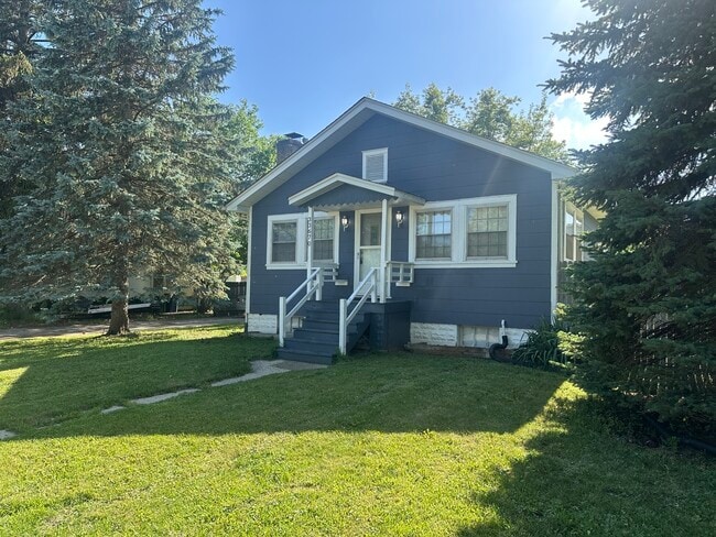 Building Photo - 33670 N Idlewild Dr