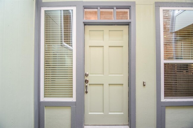Foto del edificio - 7481 Brompton St