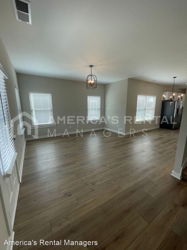 Foto del edificio - 5 br, 3 bath House - 151 Kings Way