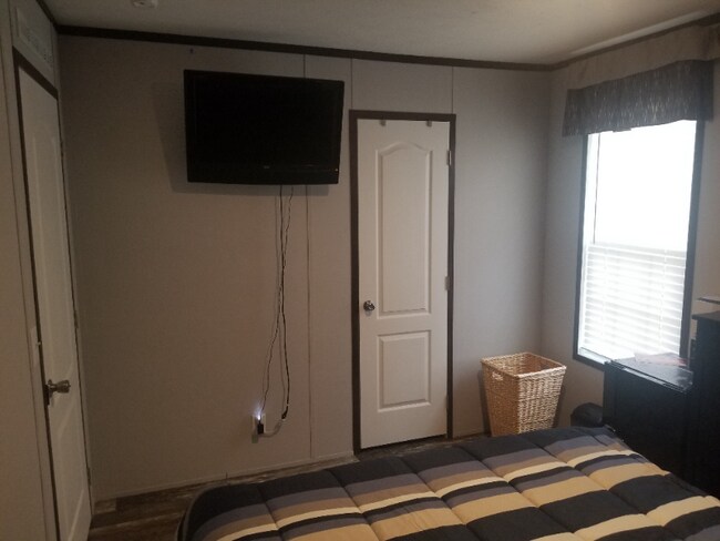 Foto del edificio - 2900 N Oakridge Cir