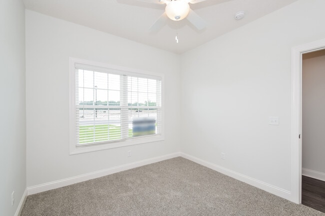 1074 Walker Point Way - SQFT 1153 - 010-photo-bedroom-12802058 - Walker Point