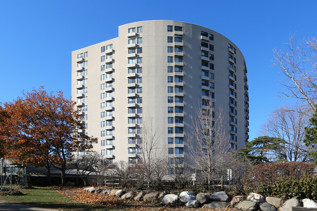 Foto principal - Luther Center Senior Apartments