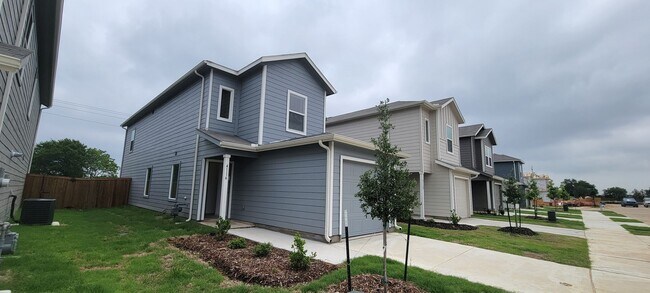 Foto del edificio - Charming 3-Bedroom Home for Rent in Providence Village
