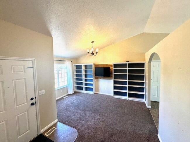 Building Photo - 1043 Hyrum Blvd