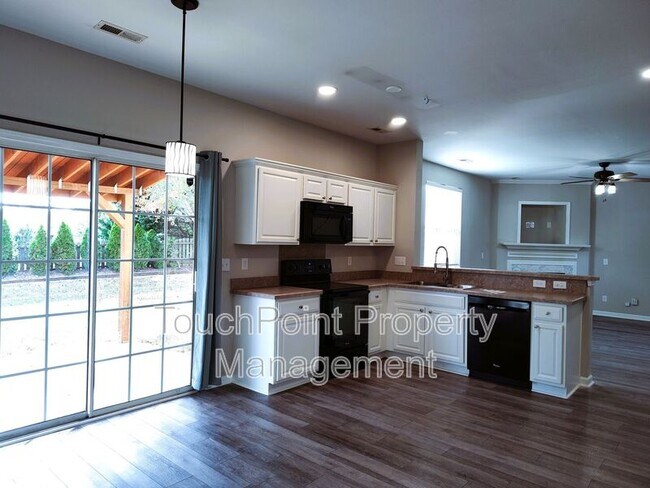 Foto del edificio - 16127 Circlegreen Dr