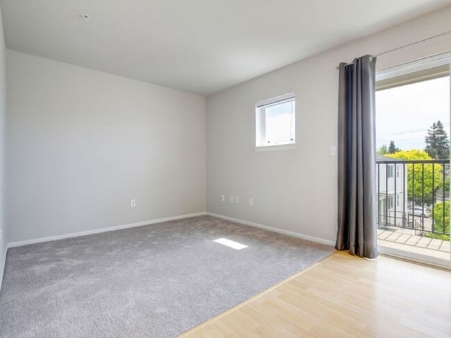 Photo - Top Floor Mini Studio, Tangletown-Greenlake House