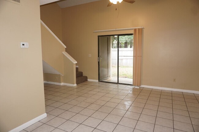 Foto del edificio - Westside 2/2 Townhome Near NAS