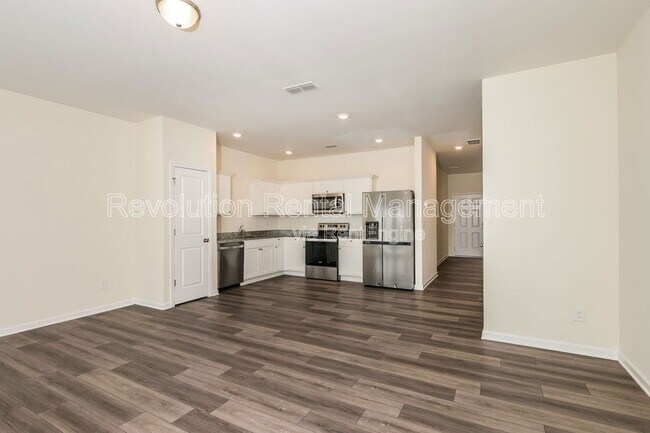 Building Photo - 1510 Vernon Blvd