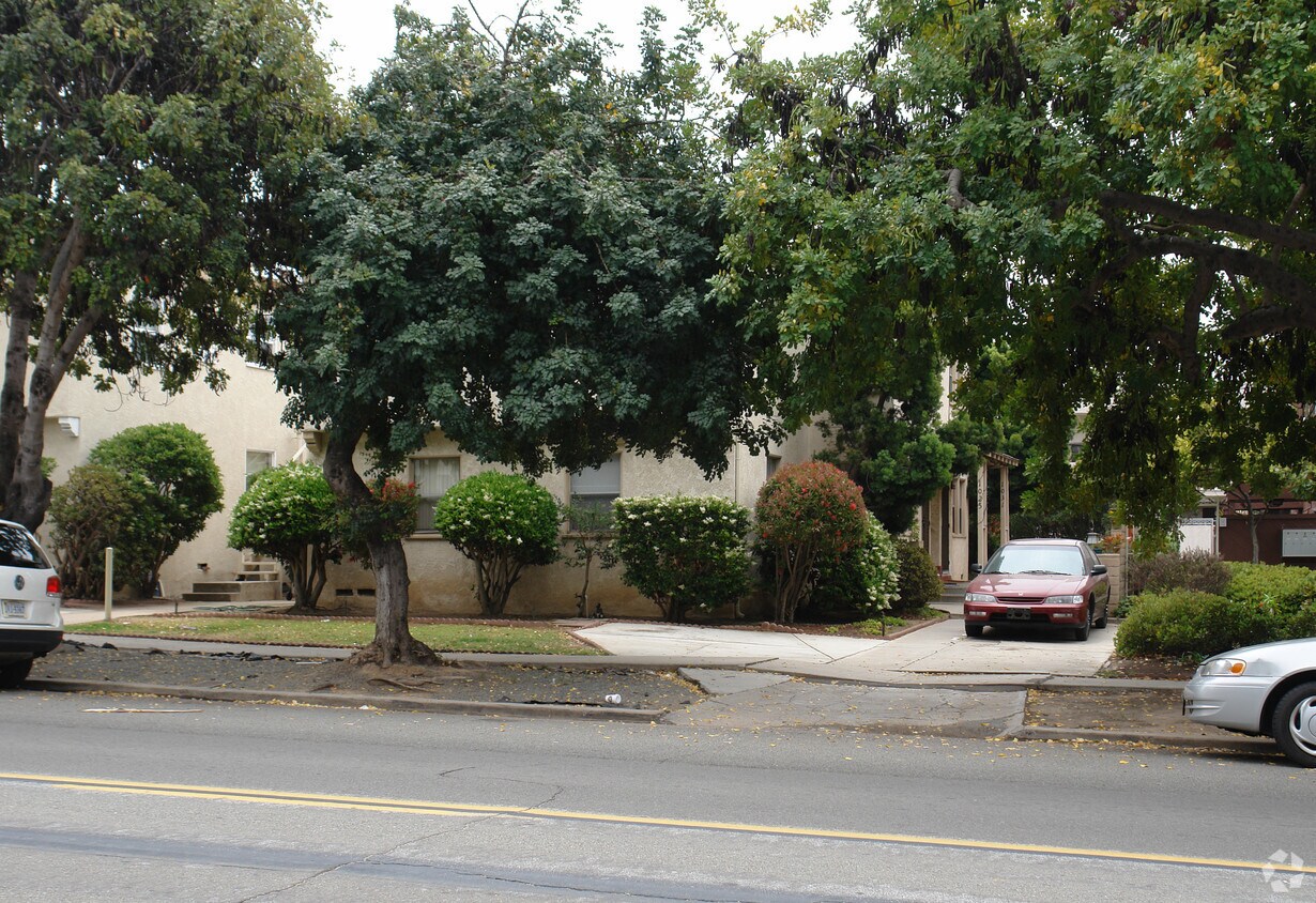 Foto del edificio - 1023-1031 Loring St